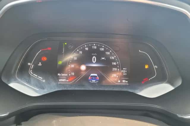 Renault Captur (2021) thumbnail 4