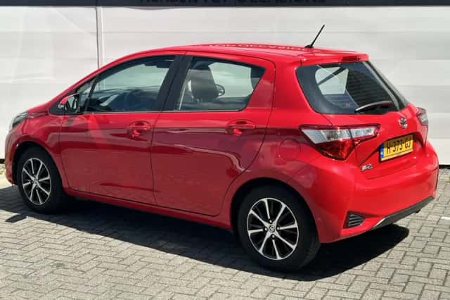 Toyota Yaris (2020) thumbnail 5