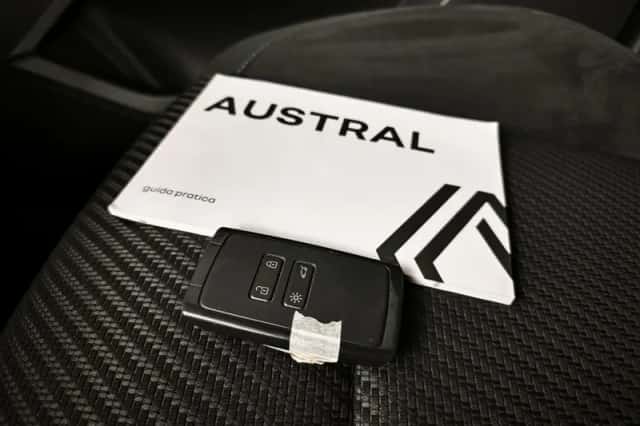 Renault Austral (2024) thumbnail 6