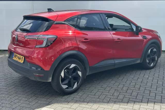 Renault Captur (2025) thumbnail 2