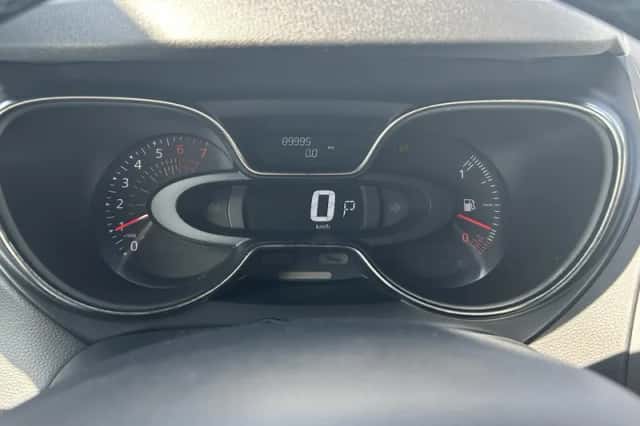 Renault Captur (2018) thumbnail 4
