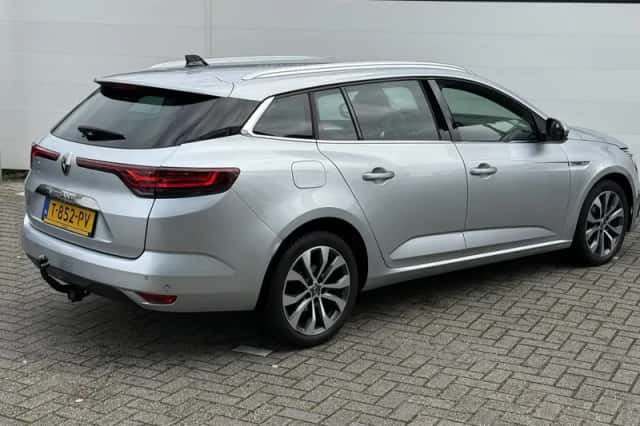 Renault Mégane (2023) thumbnail 2