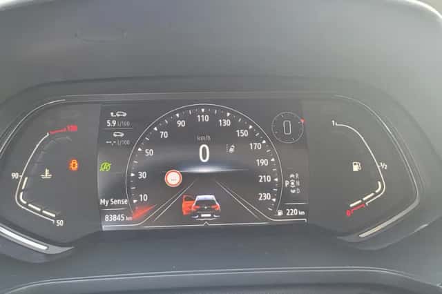 Renault Captur (2021) thumbnail 4