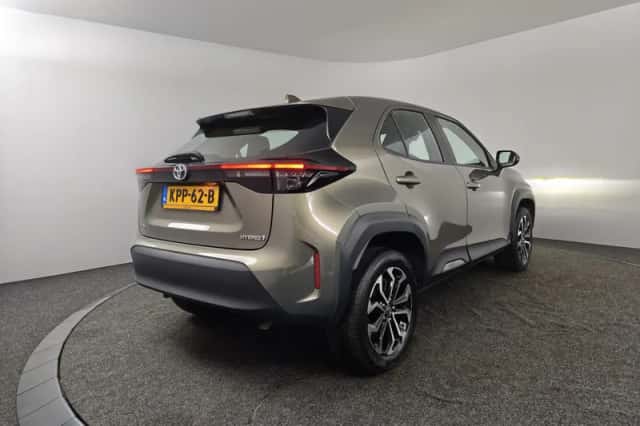 Toyota Yaris Cross (2023) thumbnail 2