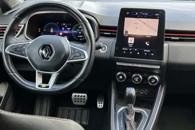 Renault Clio (2022) thumbnail 3