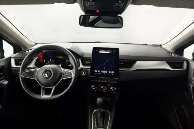 Renault Captur (2023) thumbnail 3