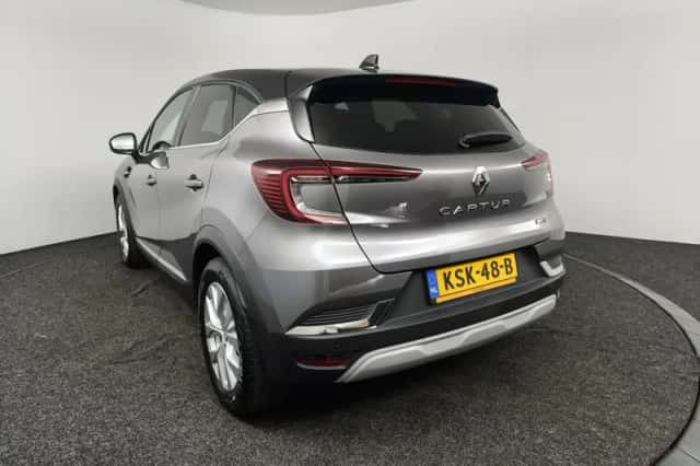 Renault Captur (2023) thumbnail 6