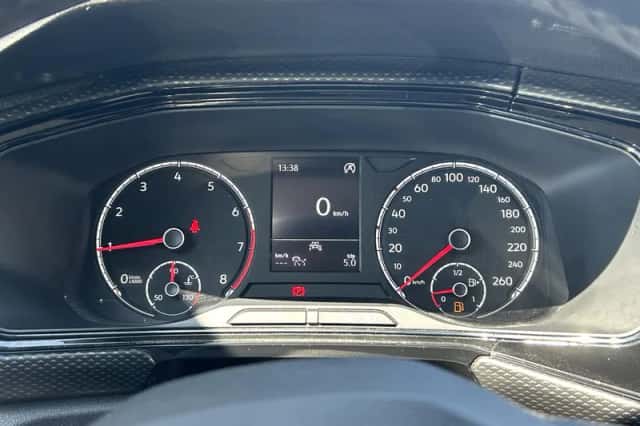 Volkswagen T-Cross (2020) thumbnail 4