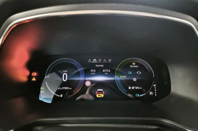 Renault Captur (2022) thumbnail 4