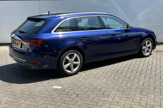 Audi A4 (2019) thumbnail 2