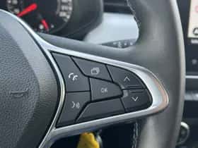 Renault Clio (2023) thumbnail 22