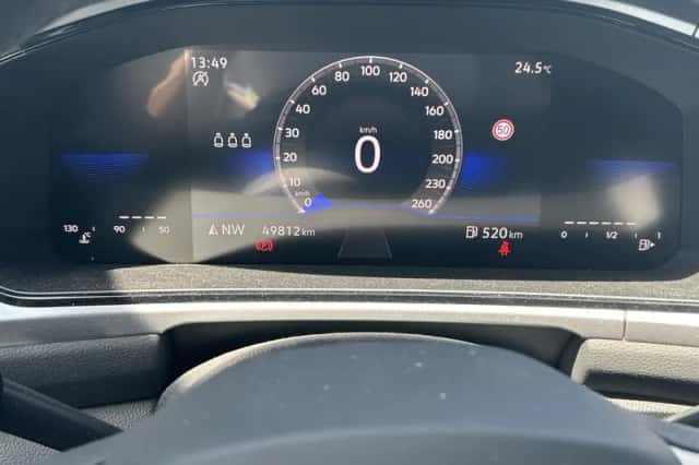 Volkswagen T-Roc (2023) thumbnail 4