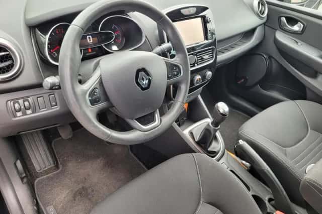 Renault Clio (2018) thumbnail 3