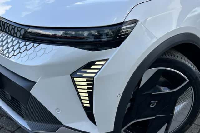 Renault Scénic (2025) thumbnail 2
