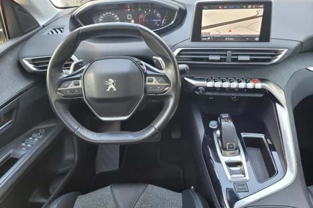 Peugeot 5008 (2017) thumbnail 3