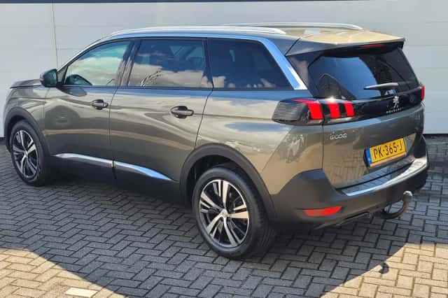 Peugeot 5008 (2017) thumbnail 6