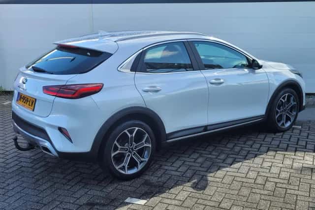 Kia XCeed (2020) thumbnail 2