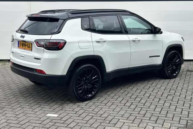 Jeep Compass (2023) thumbnail 2