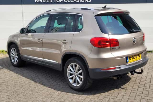Volkswagen Tiguan (2015) thumbnail 6