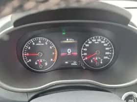 Kia Picanto (2023) thumbnail 4