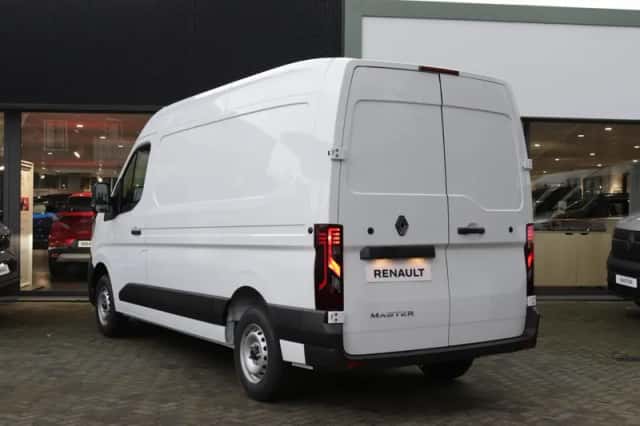 Renault Master (2024) thumbnail 2