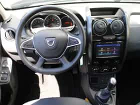 Dacia Duster (2017) thumbnail 3