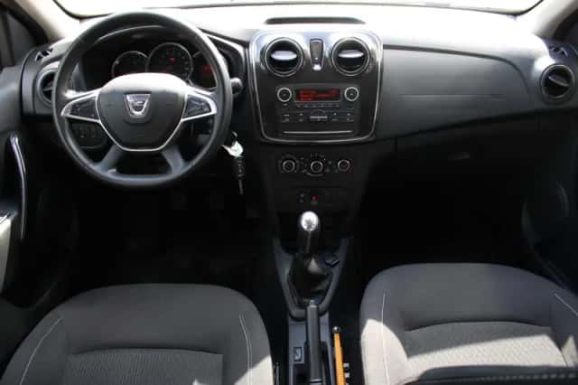 Dacia Sandero (2018) thumbnail 3
