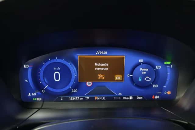 Ford Kuga (2024) thumbnail 4