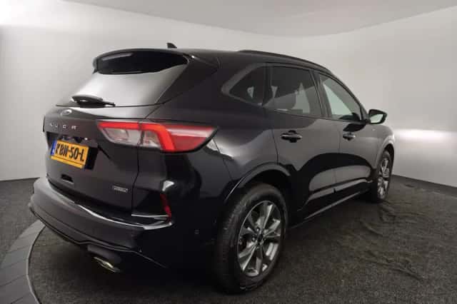 Ford Kuga (2024) thumbnail 2