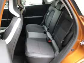 Renault Captur (2020) thumbnail 32