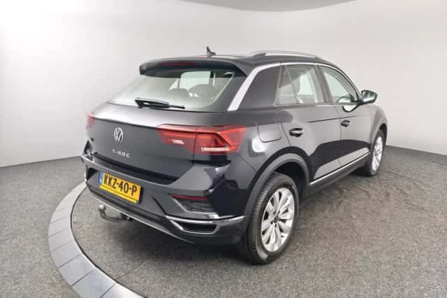 Volkswagen T-Roc (2022) thumbnail 2