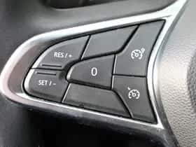 Renault Captur (2023) thumbnail 13