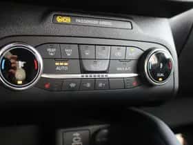 Ford Kuga (2023) thumbnail 14