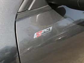 Ford Kuga (2023) thumbnail 16