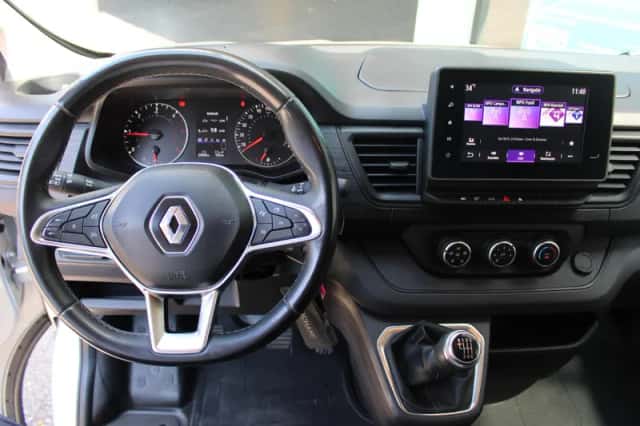 Renault Trafic (2024) thumbnail 3