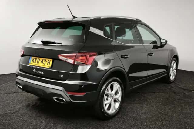 SEAT Arona (2025) thumbnail 2