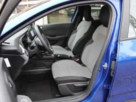 Renault Clio (2023) thumbnail 24