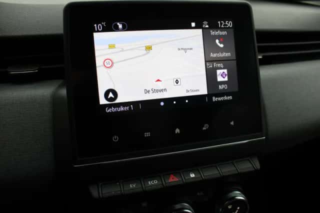 Renault Clio (2023) thumbnail 3