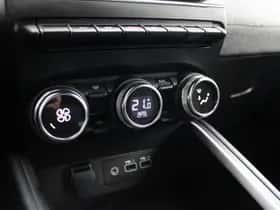 Renault Clio (2023) thumbnail 17
