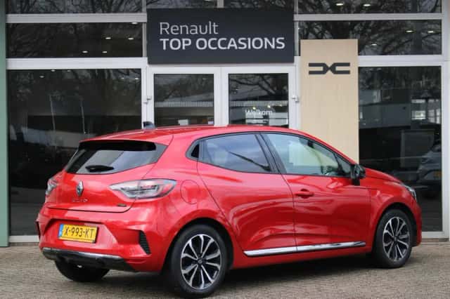 Renault Clio (2023) thumbnail 2