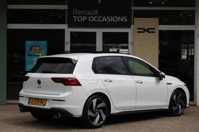 Volkswagen Golf (2020) thumbnail 2