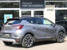 Renault Captur (2023) thumbnail 2