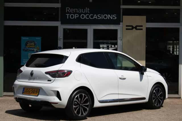 Renault Clio (2025) thumbnail 2
