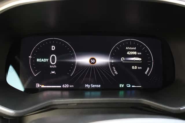 Renault Clio (2024) thumbnail 3
