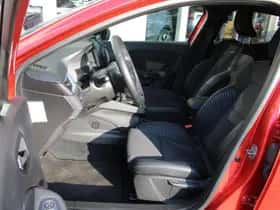 Renault Clio (2024) thumbnail 30