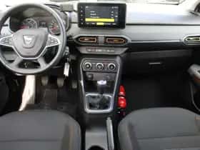 Dacia Sandero Stepway (2023) thumbnail 3