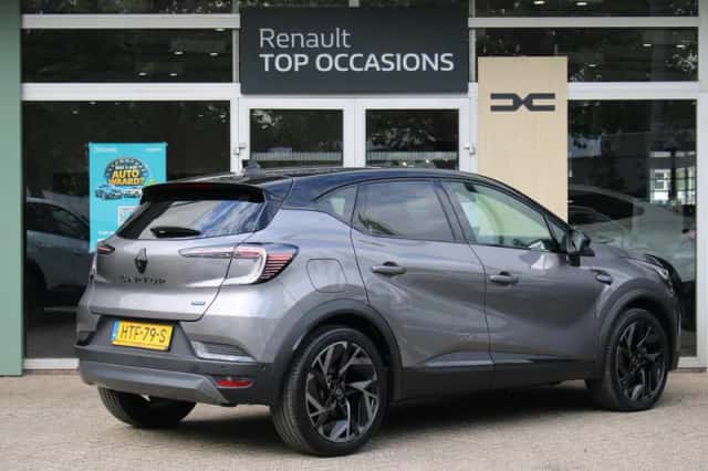 Renault Captur (2025) thumbnail 2