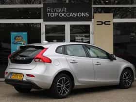 Volvo V40 (2018) thumbnail 2