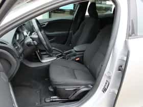 Volvo V40 (2018) thumbnail 27