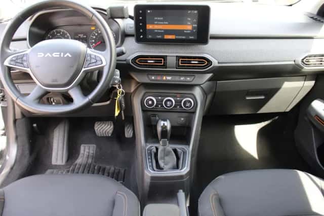 Dacia Sandero Stepway (2023) thumbnail 3
